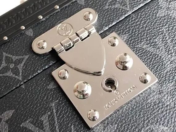 ACCESSOIRES VUITTON COFFRET LOUIS 0626